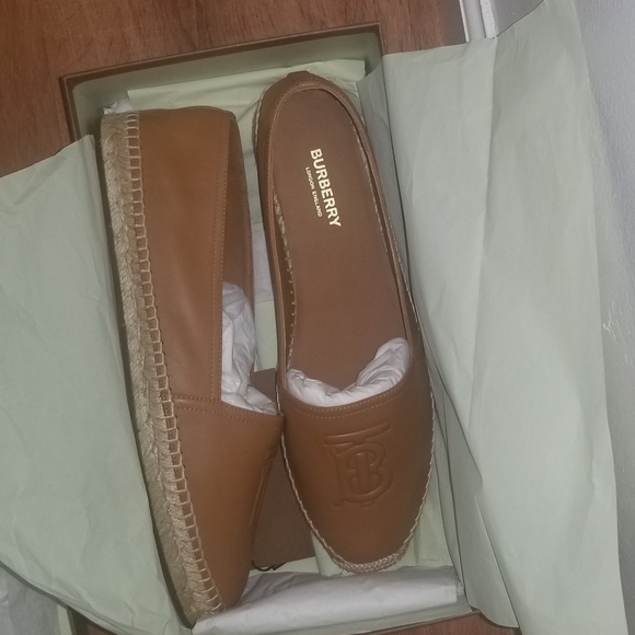 Brand new never worn Burberry espadrilles - Picture 3 of 6